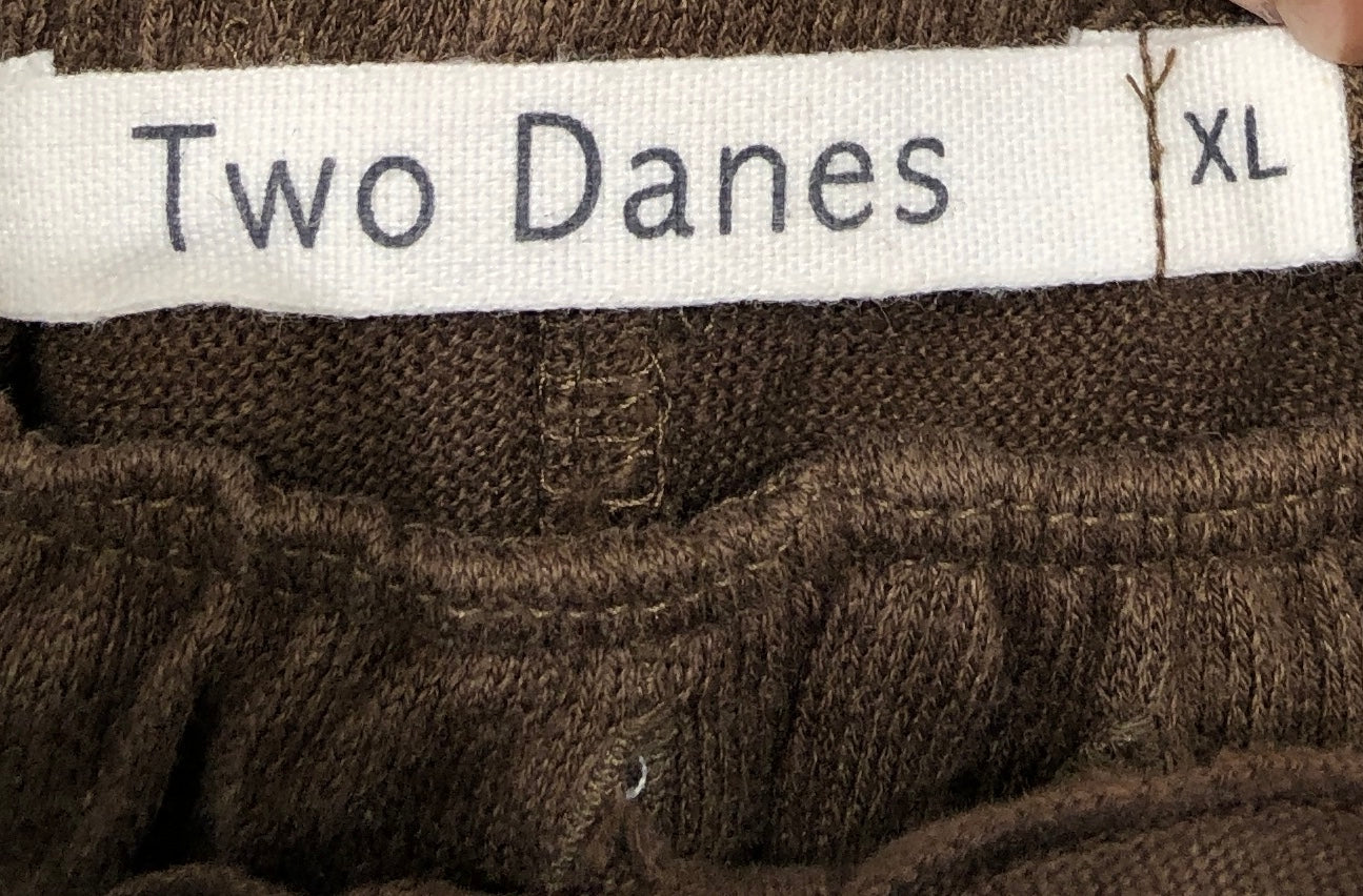 Two Danes Bukser
